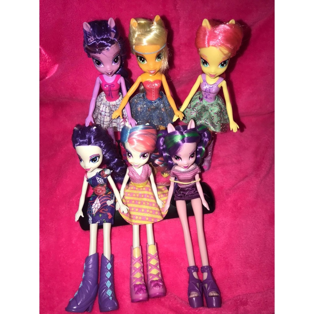 Equestria Girls dolls